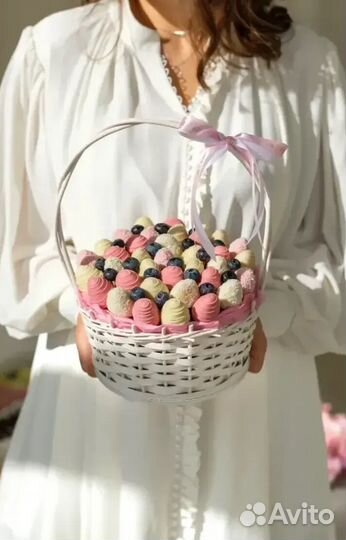 Корзины с клубникой в шоколаде