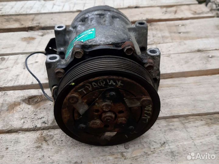 Компрессор кондиционера Рено F9Q 1.9D Вольво