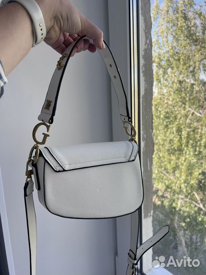 Сумка гесс guess