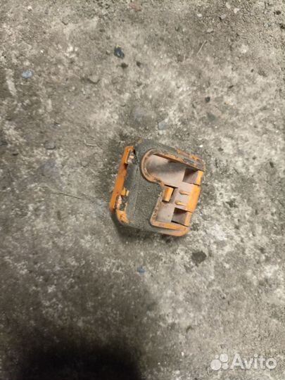 Кронштейн упора капота skoda fabia 2