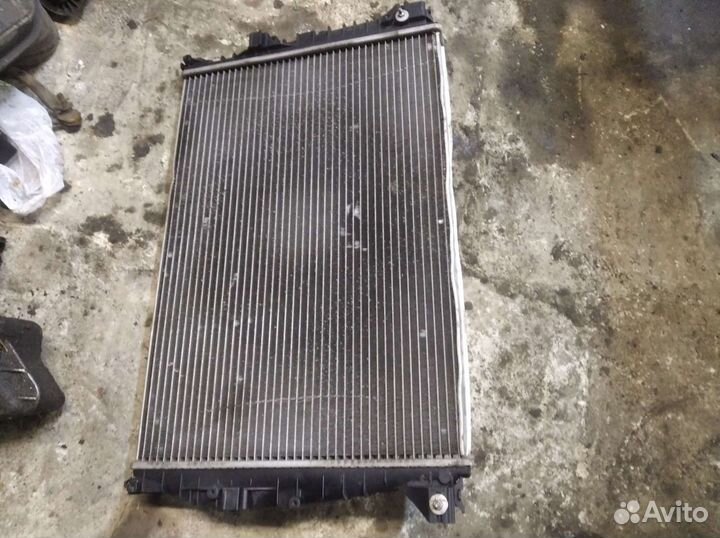 Радиатор двигателя Альфа Ромео 159