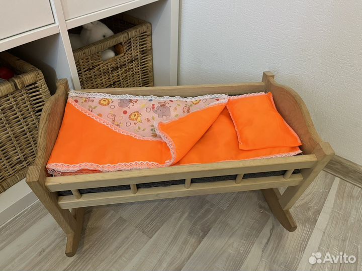 Постельное белье кукольное в детскую кроватку