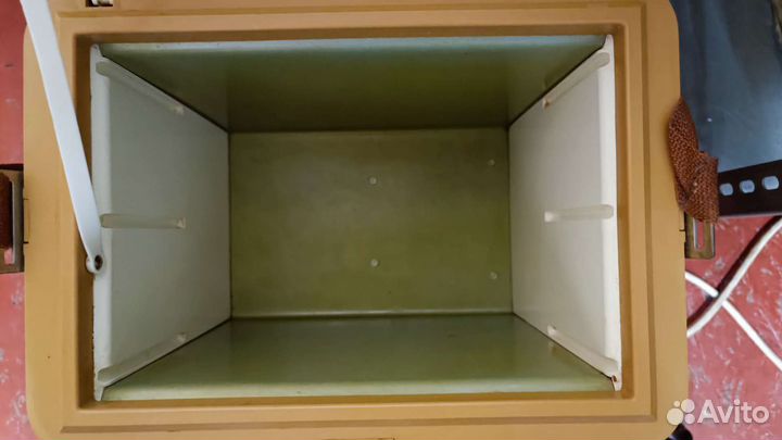 Холодильник- подогреватель для автомобиля