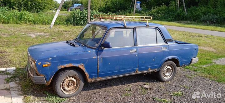 ВАЗ 2107 1.6 МТ, 2001, битый, 300 000 км