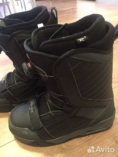 Сноуборд с креплениями, ботинки