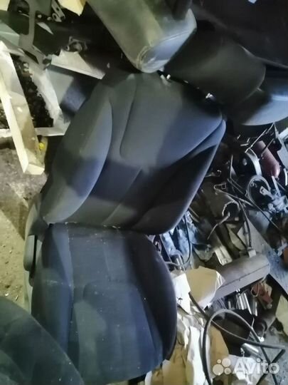 Передние сидения джили эмгранд