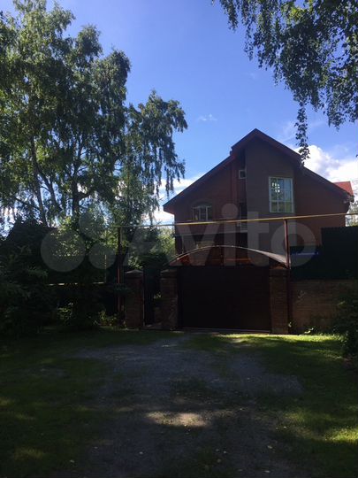 Коттедж 300 м² на участке 14,5 сот.