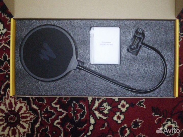 Студийный микрофон