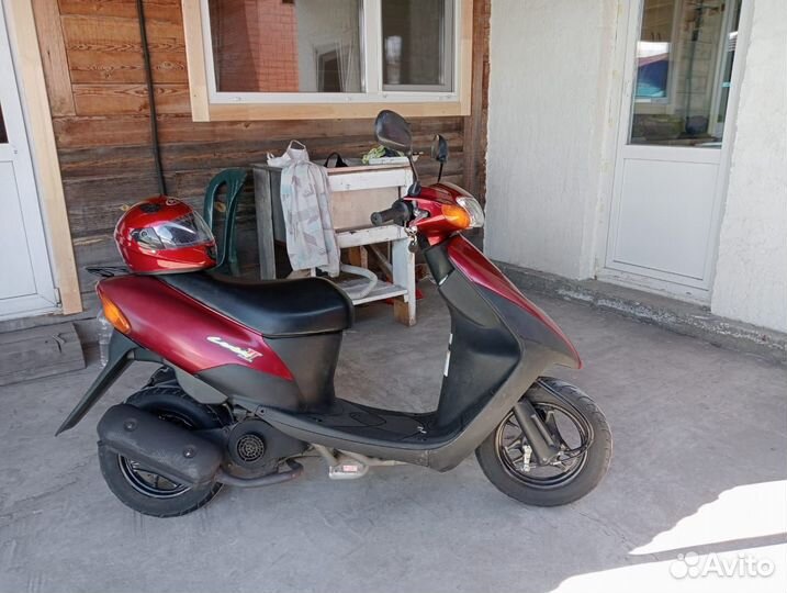 Продам мопед Suzuki Lets 2 шлем в подарок
