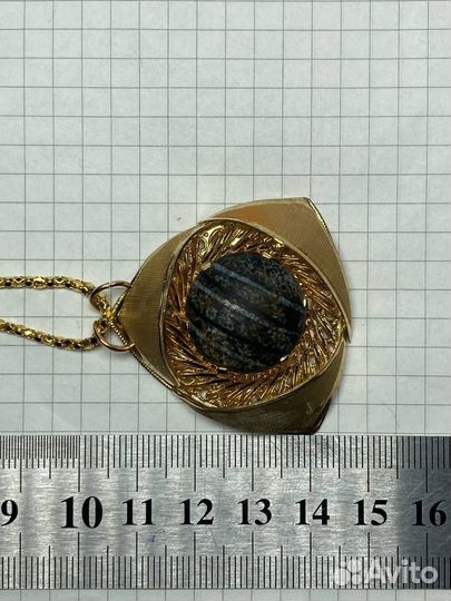 Винтажный кулон на цепочке 