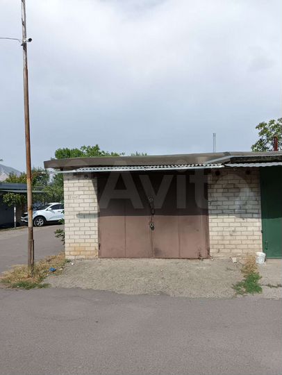 Гараж, > 30 м²