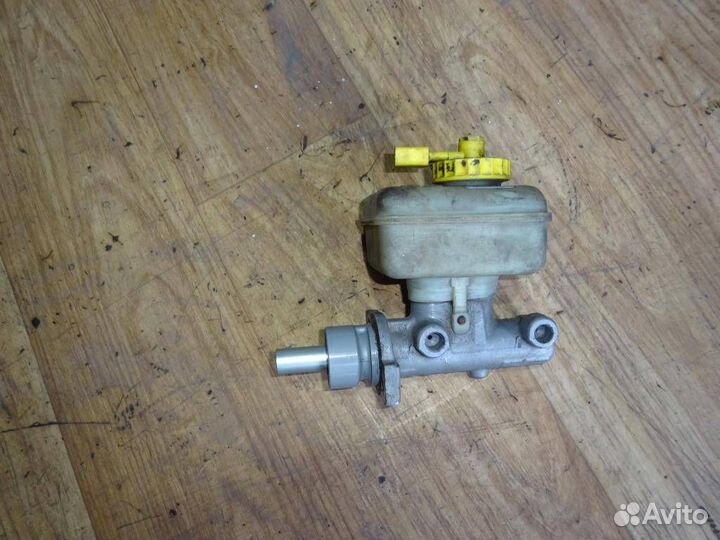 Цилиндр тормозной главный Volkswagen Golf IV/Bora