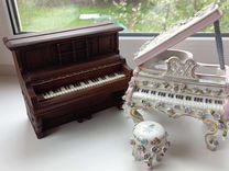Сувениры ретро пианино и рояль