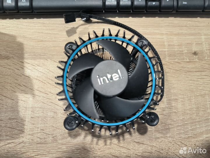 Кулер Intel от box 4pin медный сердечник lga 1700