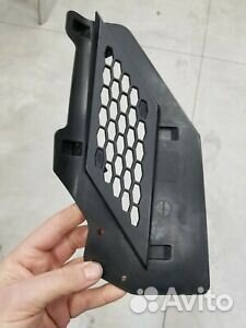 Решетка правой боковой панели Ski-Doo 517304763