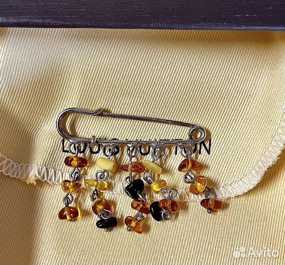 Винтажная брошь Литва