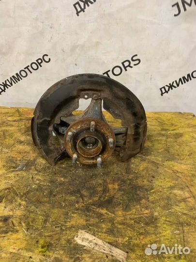 Кулак поворотный левый ступица Volvo C30 S40 V50