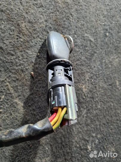 Замок зажигания Renault Sandero 2010