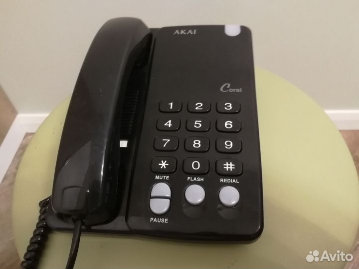 Телефон akai Coral