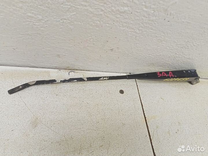 Поводок стеклоочистителя задний