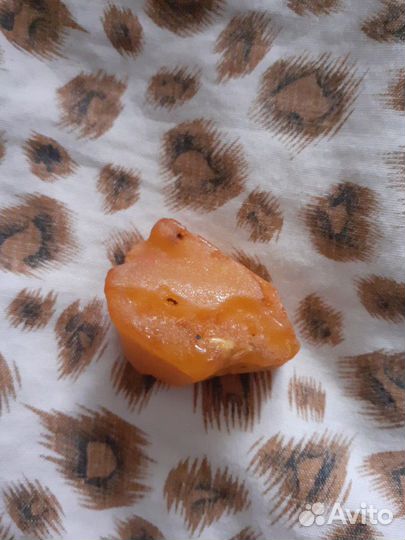 Камень Янтарь