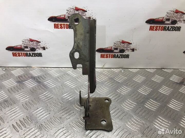 Петля капота правая Kia Shuma лифтбек 1.5 2000