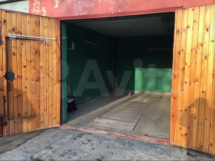 Гараж, > 30 м²