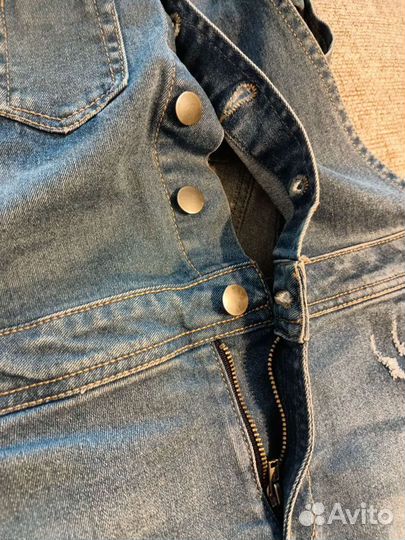 Джинсовый комбинезон