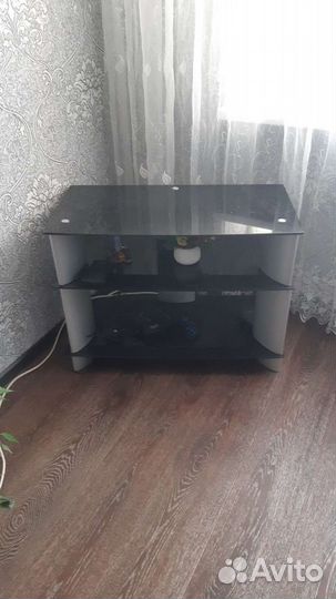 Тумбочка под телевизор стеклянная