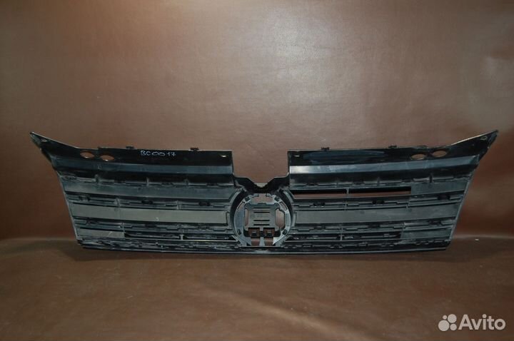 Решетка радиатора центральная - Volkswagen Tiguan