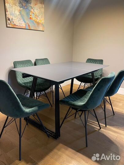 Стол со стульями
