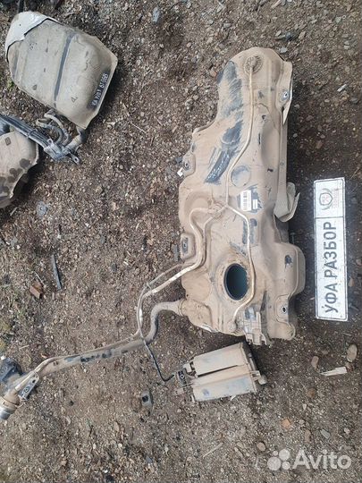 Топливный бак 1,4 МКПП Skoda Octavia (A7) 2013