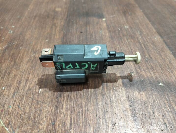 Датчик педали тормоза (лягушка) Opel Astra G