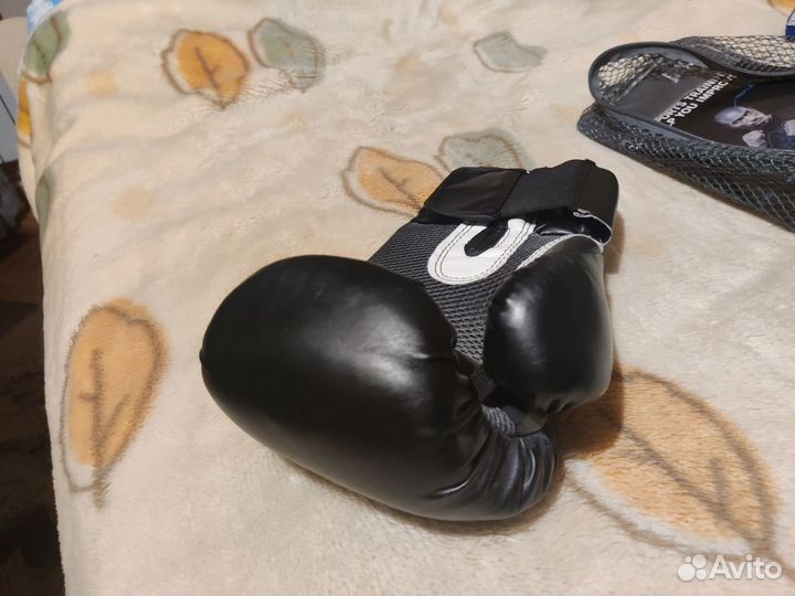 Боксерские перчатки Everlast 14 OZ