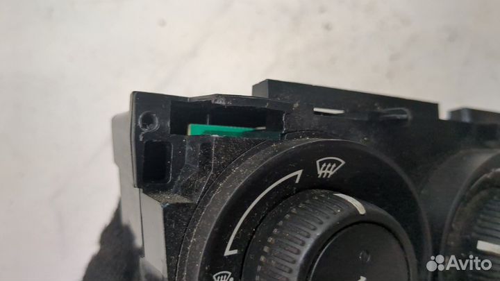 Переключатель отопителя Peugeot 3008, 2012