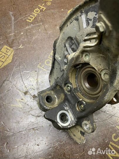 Кулак поворотный передний правый Audi A4 B6 1464