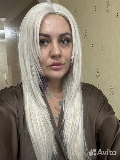 Парик блонд лесенка на сетке 70 см