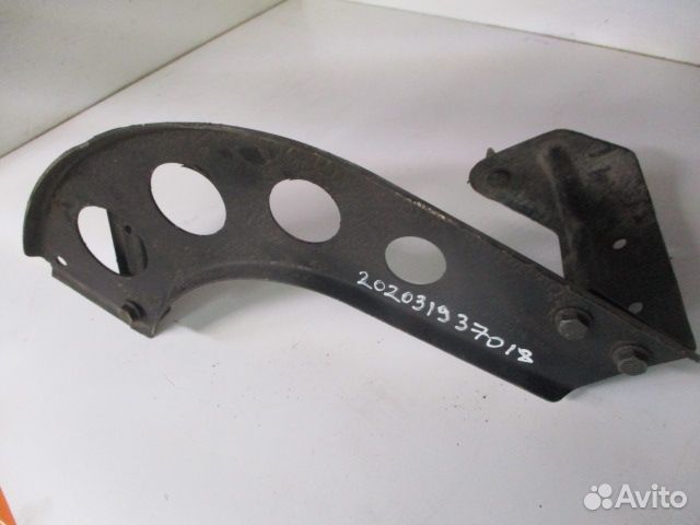 Кронштейн крепления бокового спойлера Mercedes-Ben