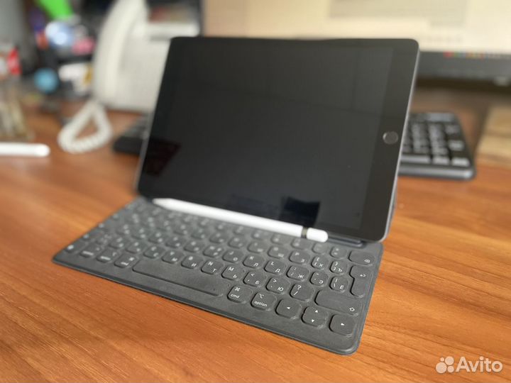 Планшет apple iPad 8 20г. 32гб со Smart keyboard