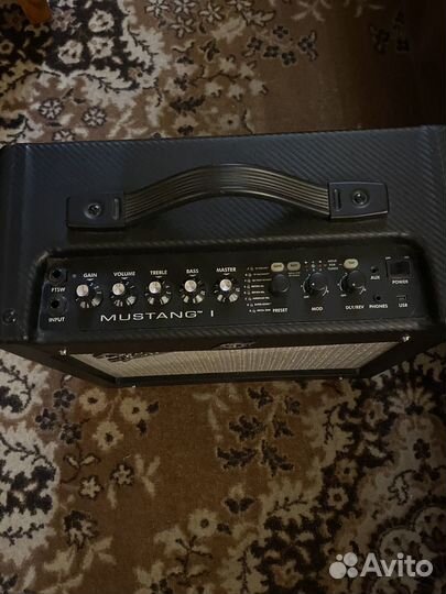 Гитарный комбоусилитель Fender Mustang 1