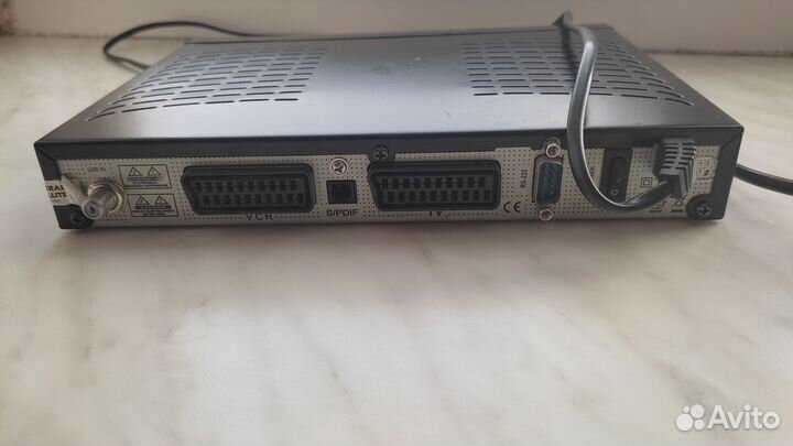 Ресивер Триколор GS-8300M на запчасти