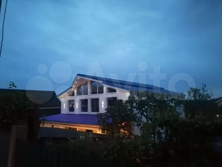 Коттедж 250 м² на участке 5 сот.