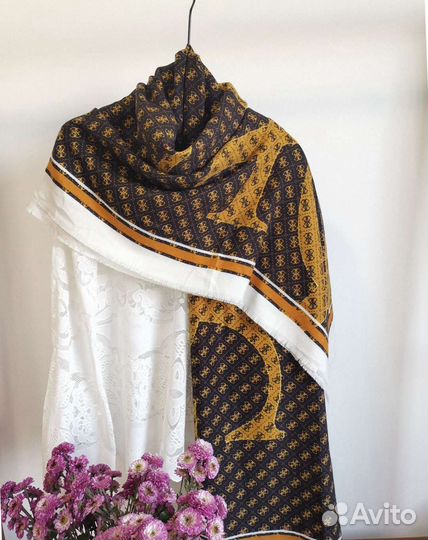 Палантин guess