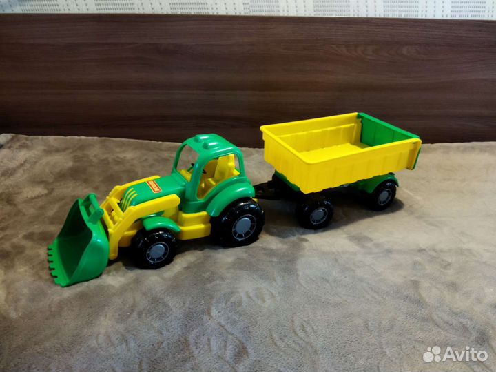 Детские игрушки (параход/машина)