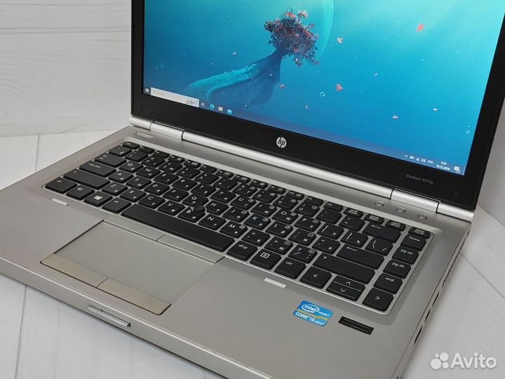 HP EliteBook 8gb HD14