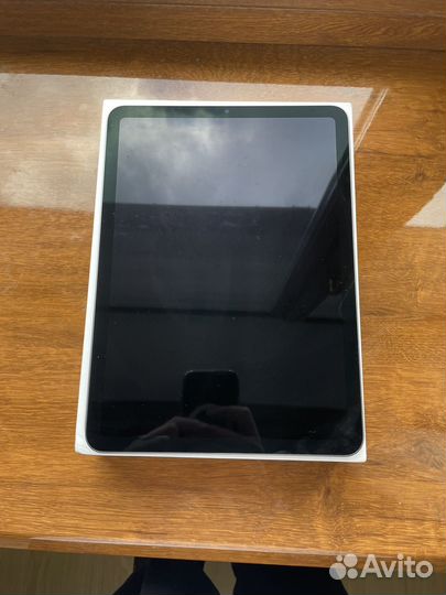 Планшет Apple iPad Air (5th Gen) Wi-Fi 64 гб