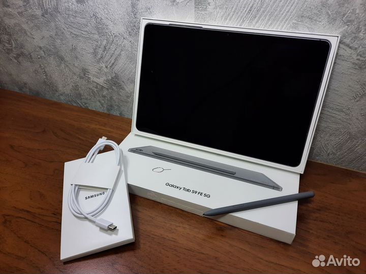 Планшет Samsung Galaxy Tab S9 FE 5G