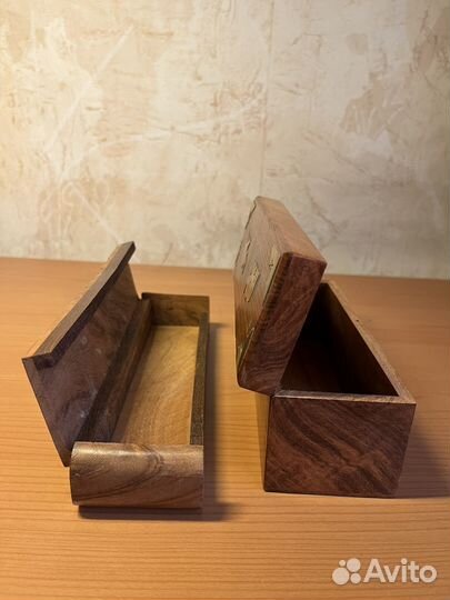 Шкатулка из красного дерева и кости