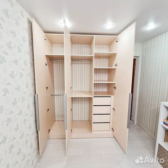 Шкаф распашной