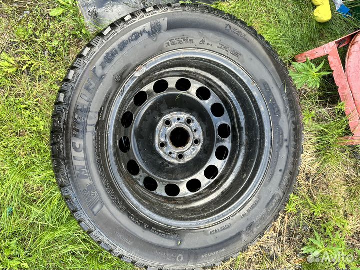 Michelin X-Ice North 4 215/60 R16 99T